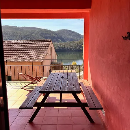 Apartament New Flat With View Over The River Zezere *