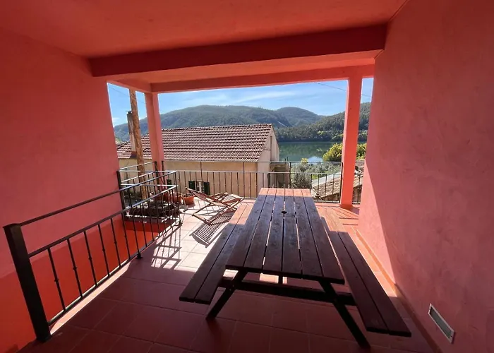 New Flat With View Over The River Zezere Апартаменты