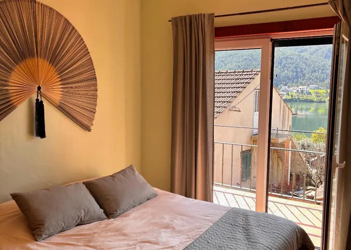 New Flat With View Over The River Zezere Апартаменты