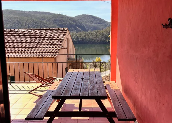 Апартаменты New Flat With View Over The River Zezere *